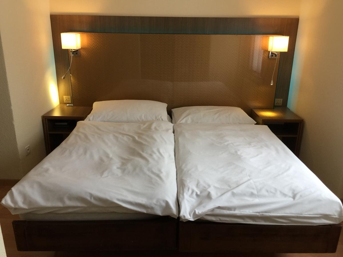 Zys Hotel Веттинген Экстерьер фото
