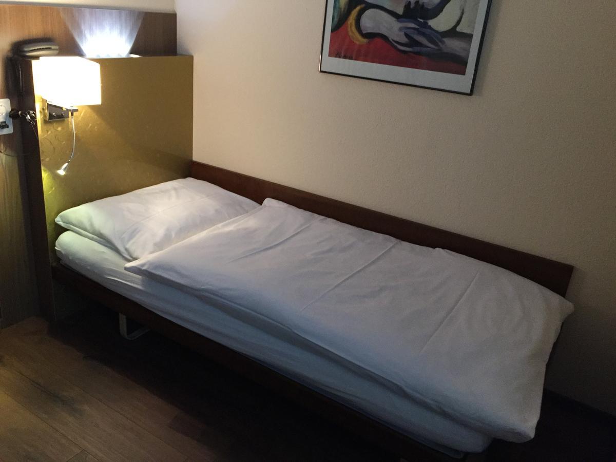 Zys Hotel Веттинген Экстерьер фото
