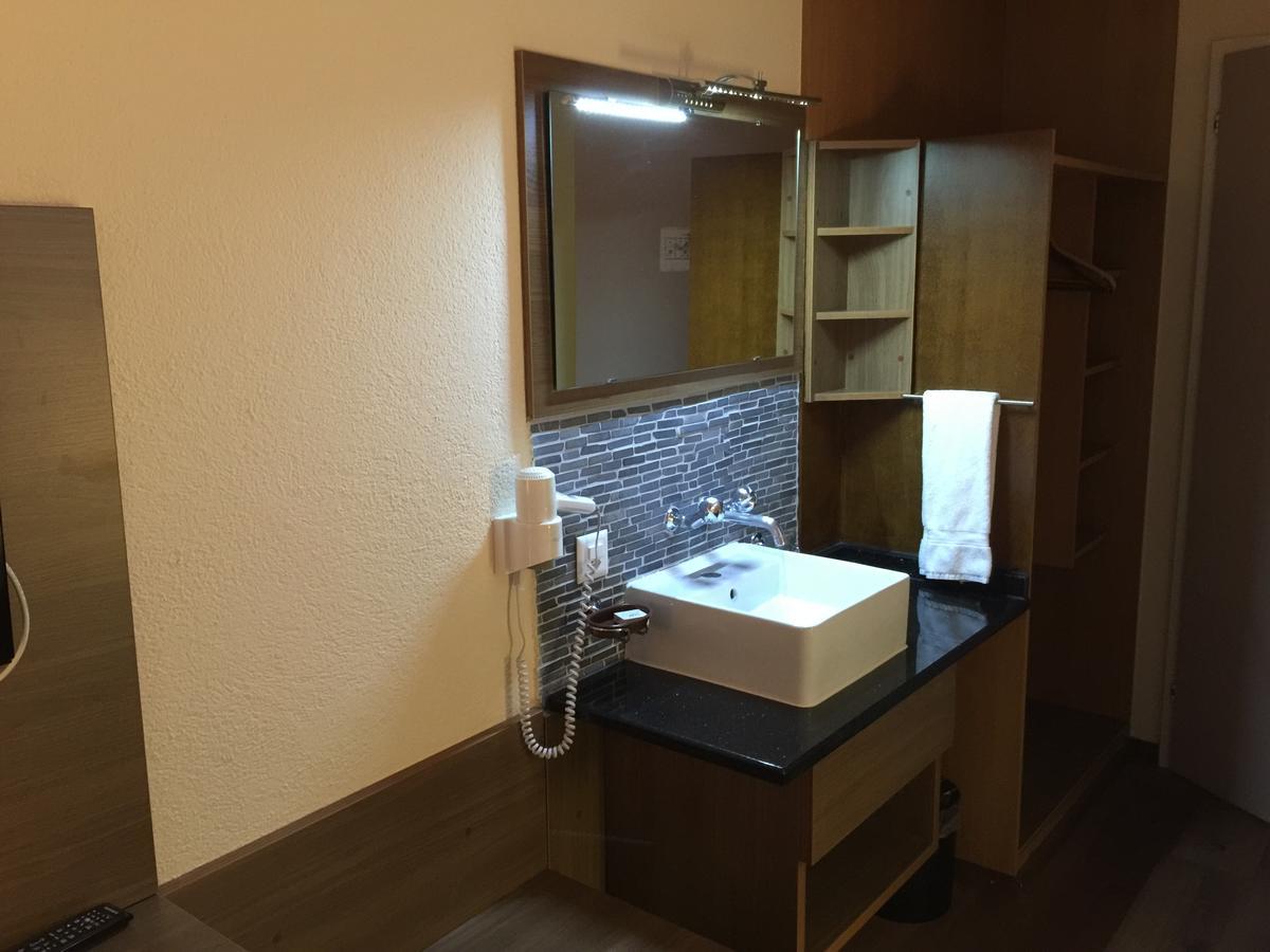 Zys Hotel Веттинген Экстерьер фото